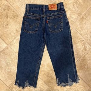 Levi’s 550 Regular Relaxed Fit Distressed Youth Size 6